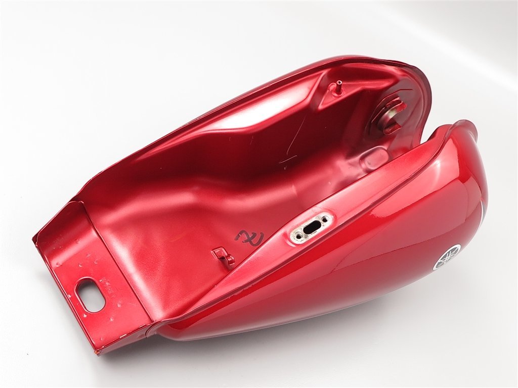 ◇○YB125SP 純正 ガソリンタンク レッド 新車外し (Y0928G14