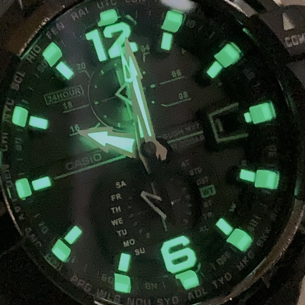 極美品 ベゼル/バンド新品交換済 G-SHOCK GW-A1100-1A3JF グラビティ 