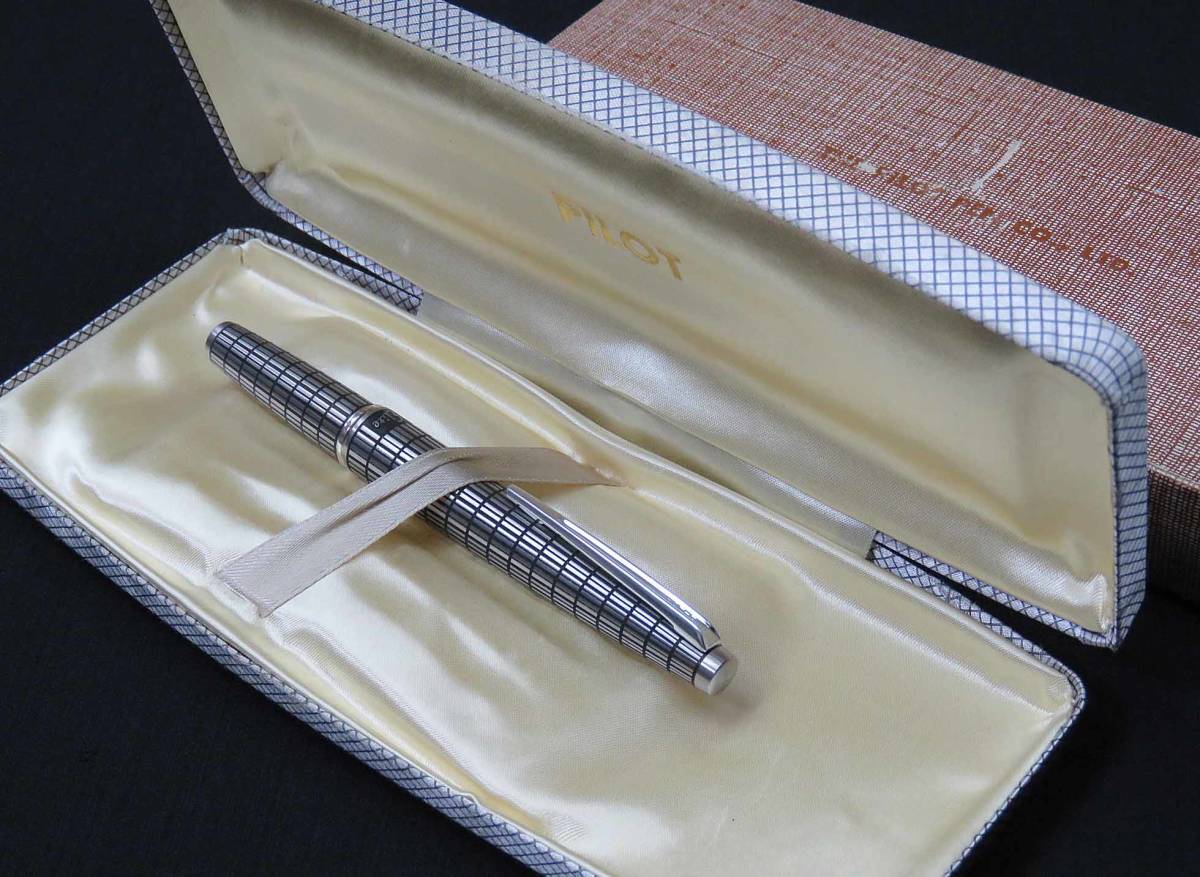 PILOT＊万年筆＊Elite＊ペン先は18K＊ケース付き＊送料無料