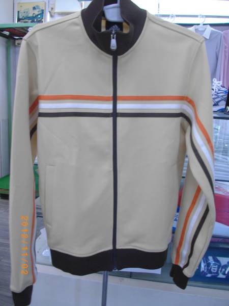 adidasトレシャツＳ寸です_1