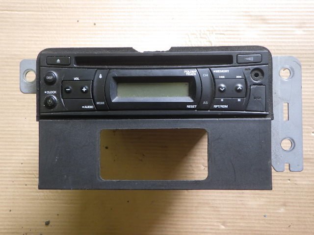 日産 UD トラックス コンドル 純正 AM/FM ラジオ 24V用 日産 UD トラックス コンドル 純正 AM/FM ラジオ 24V用
