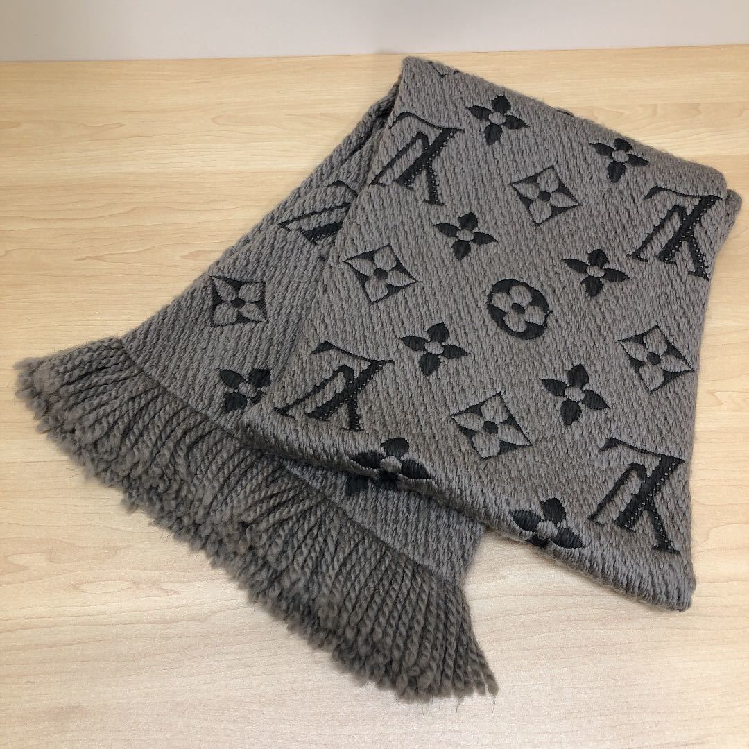 LOUIS VUITTON ルイヴィトン モノグラム　エシャルプ　ロゴマニア マフラー グレー