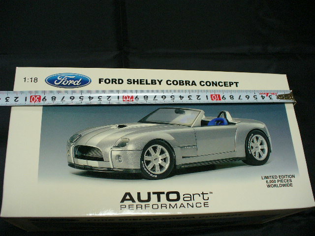 コブラ Shelby フォード シェルビー Cobra Ford 0 FORD 1&frasl;18 | オートアート Concept シェルビーコブラ コンセプトカー SHELBY 目の前に[2004フォード・シェルビー・コブラ・コンセプト]があるのを見