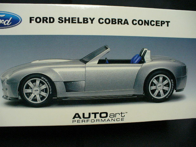 コブラ Shelby フォード シェルビー Cobra Ford 0 FORD 1&frasl;18 | オートアート Concept シェルビーコブラ コンセプトカー SHELBY 目の前に[2004フォード・シェルビー・コブラ・コンセプト]があるのを見
