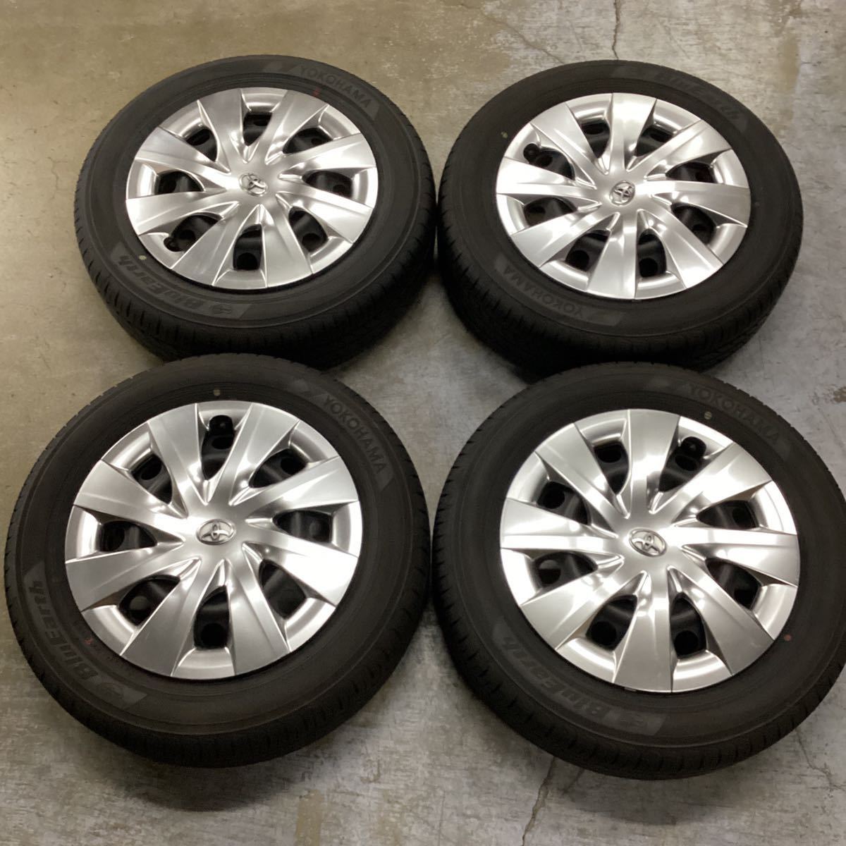175/65R15 ヨコハマ BluEarth 2022年製 トヨタ スペイド純正スチール 