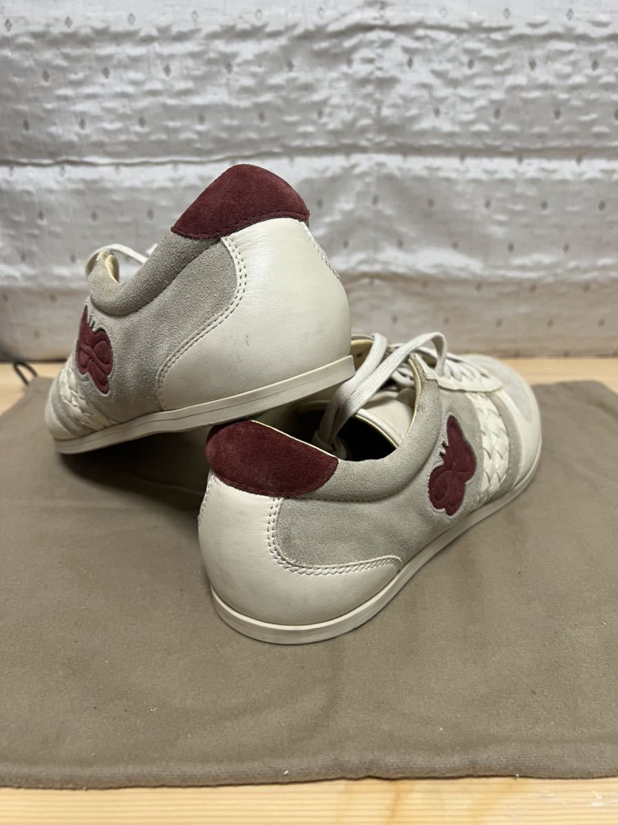 BOTTEGA VENETA ベージュ×グレーバタフライイントレレザースニーカー 