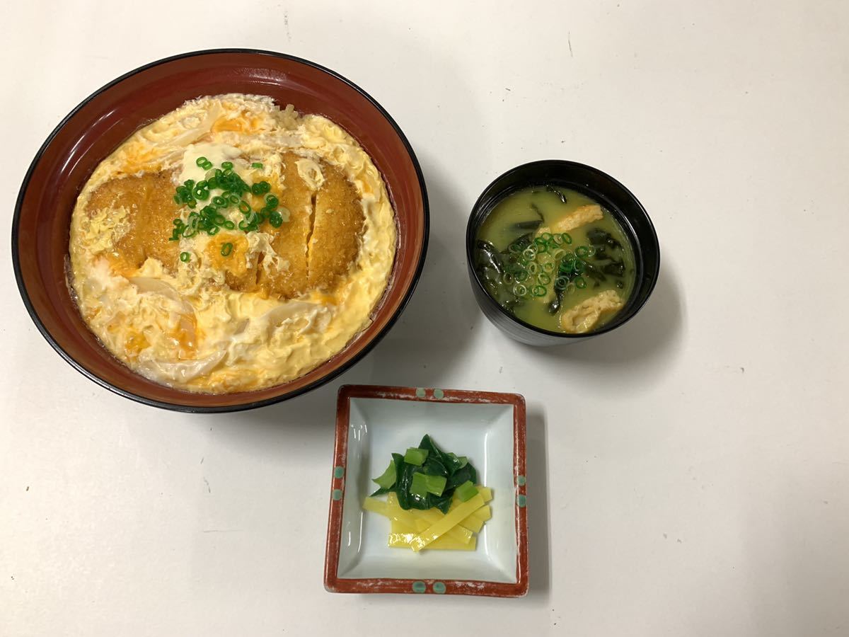 実使用品⑥ 実物大 食品サンプル まとめて カツ丼 かつ丼 丼 味噌汁 