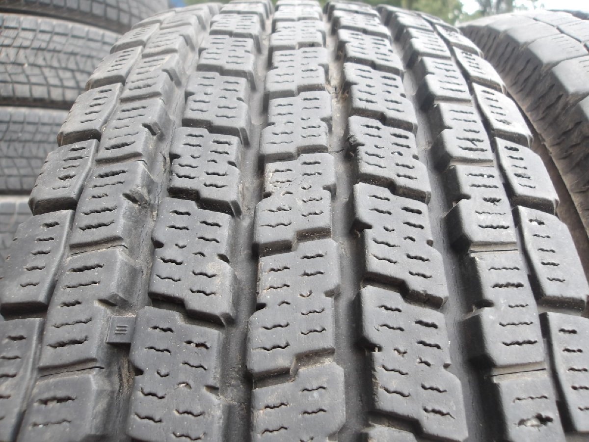 H705p 205/70R16 冬2本セット スタッドレス LT 111/109L 12PR 205/70 