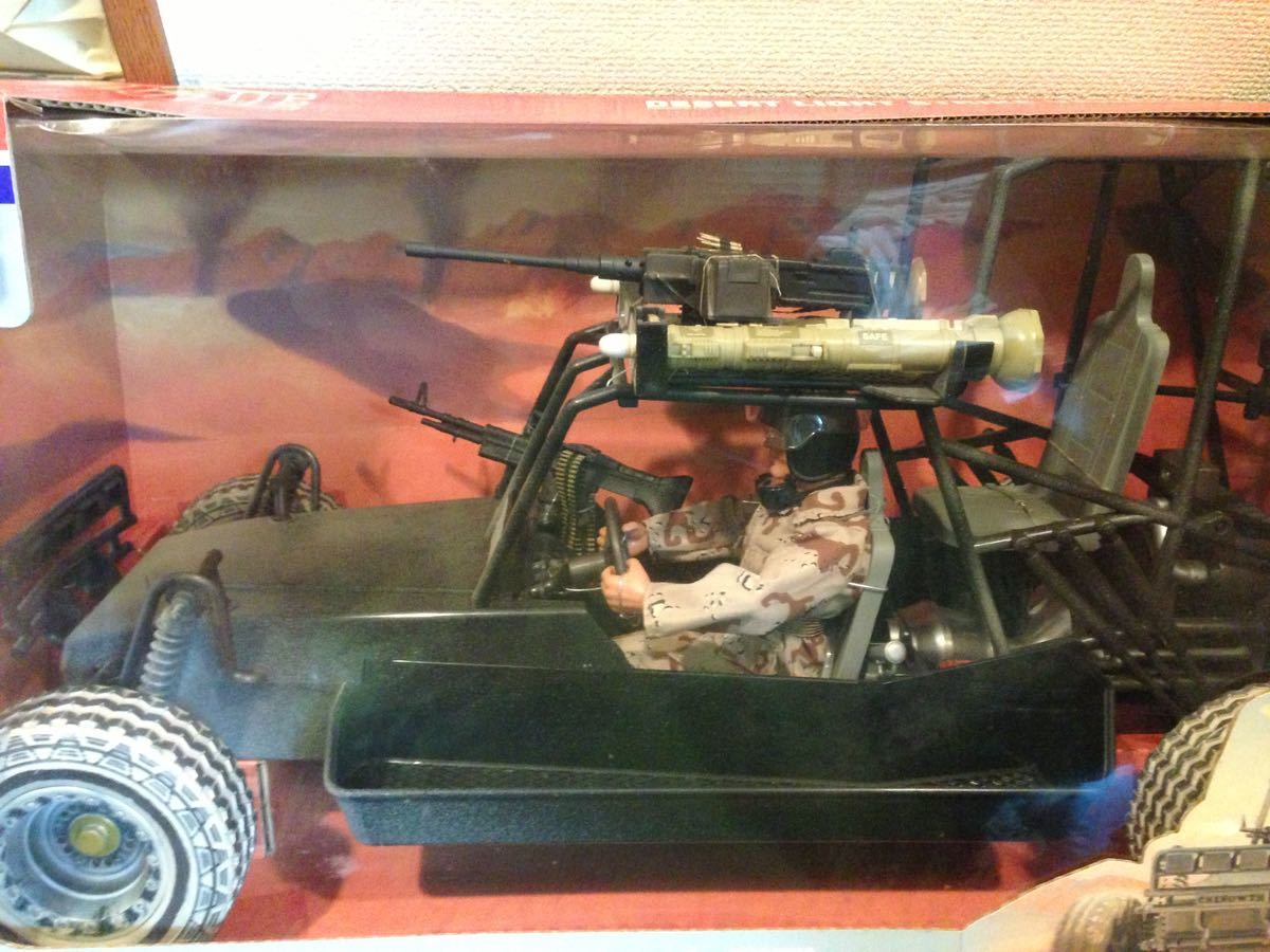 DESERT LIGHT STRIKE VEHICLEと兵士のセット GIジョー GI JOE 12インチ 