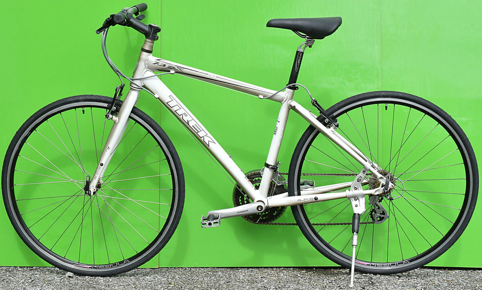 TREK TREK(タイヤ新品)7.3FX)seven.three)Shimano 3x8s 24速))700C 