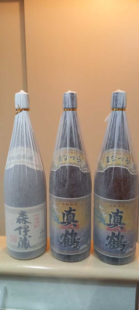 1800ml 森伊蔵 25度 芋焼酎 2&frasl;4値下げ致しました！⭐️未開栓⭐️森伊蔵 25% 720ml かめ壺焼酎 さつま名産 本格芋焼酎 最新幻の焼酎・森伊蔵とは？種類・値段・定価購入の方法まで徹底解説 箱 | かめ壺仕込み 箱付 機内限定