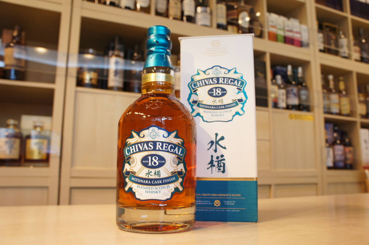 【同梱OK商品】CHIVAS REGAL 18年 シーバス リーガル ゴールドシグネチャー ウイスキー 箱入 未開封 古酒 750ml 40% E83323 18年 シーバスリーガル REGAL 正規 箱なし 高級酒・希少酒の
