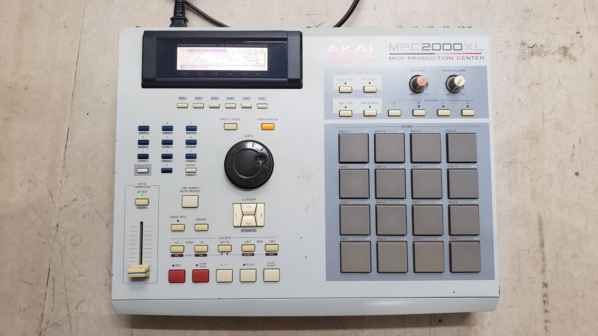 13 AKAI MPC 2000XL サンプラー（MPCという機材との出会い。｜TAKU）