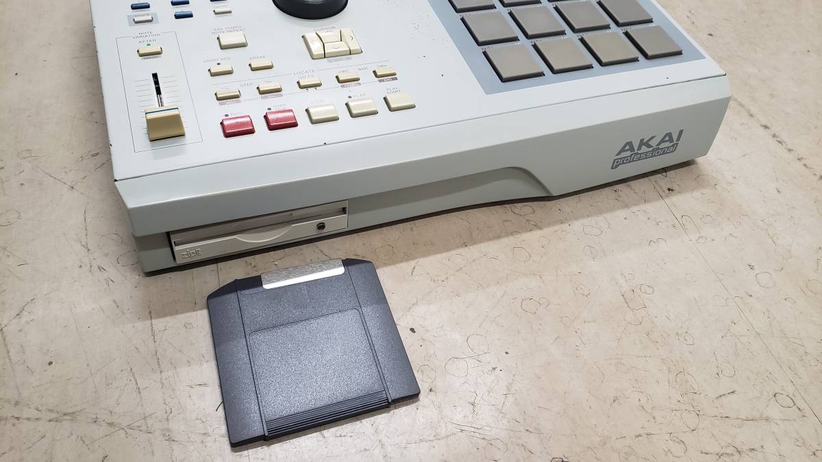 メンテ済!!☆AKAI MPC2000XL☆最新OS フルメモリ32MB MPC3000等の大 