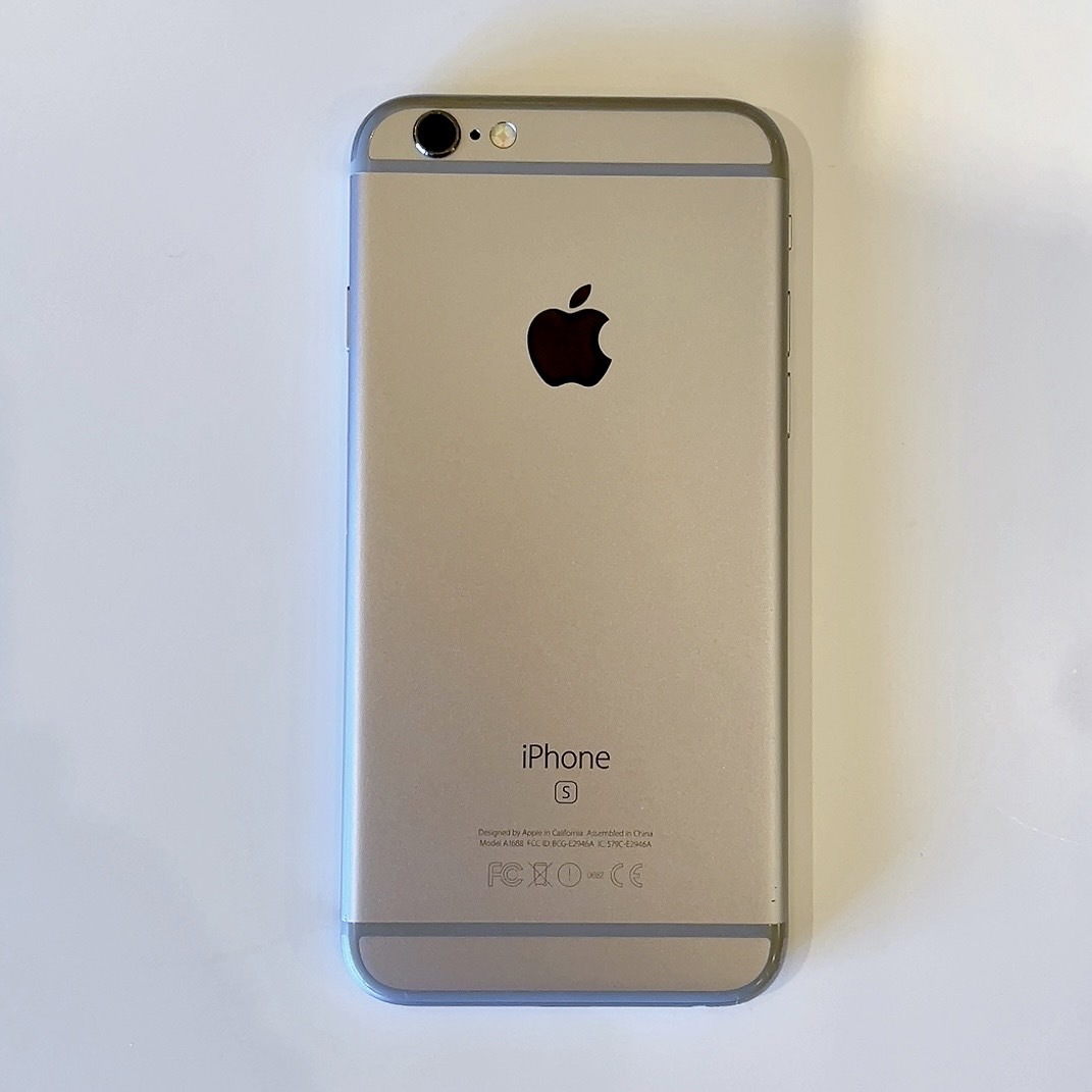 1円出品】Apple iPhone 6s 16GB スペースグレイ SIMロック解除済