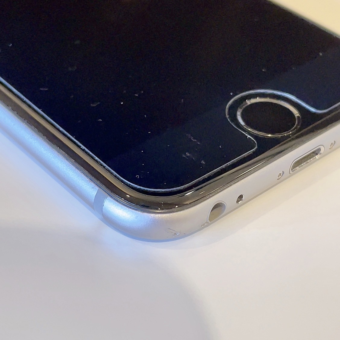 1円出品】Apple iPhone 6s 16GB スペースグレイ SIMロック解除済
