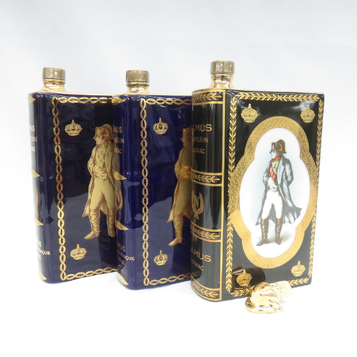 【未開栓】CAMUS NAPOLEON SPECIAL RESERVE3本セット 未開栓】CAMUS カミュ ナポレオン ブック 青/黒 陶器ボトル ブランデー