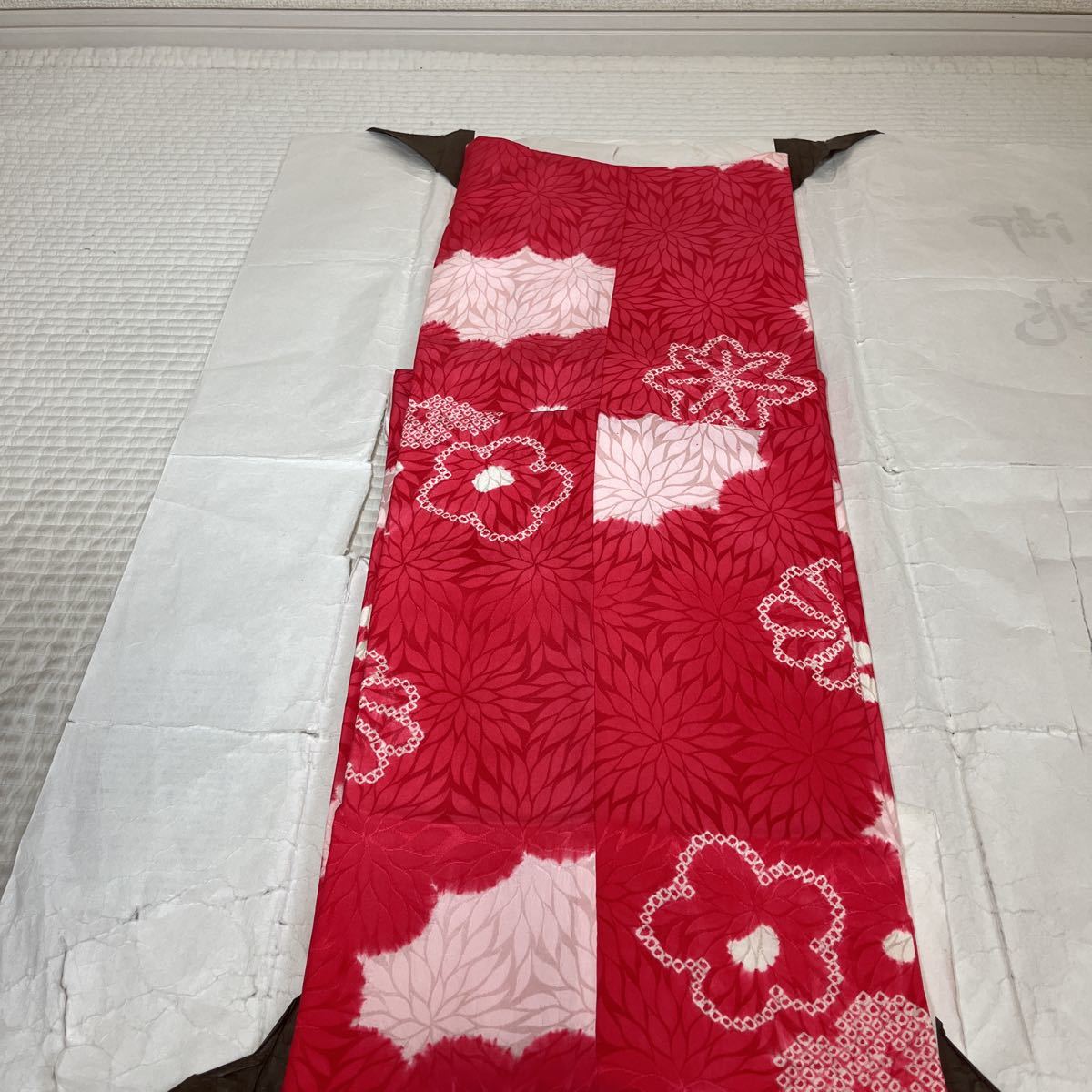 長襦袢　正絹　絞り　ばら鹿の子　菊　楓　ぼかし　赤色地　着物　和服　和装　着物コーデ　リメイク　衣装　百貨店　高級