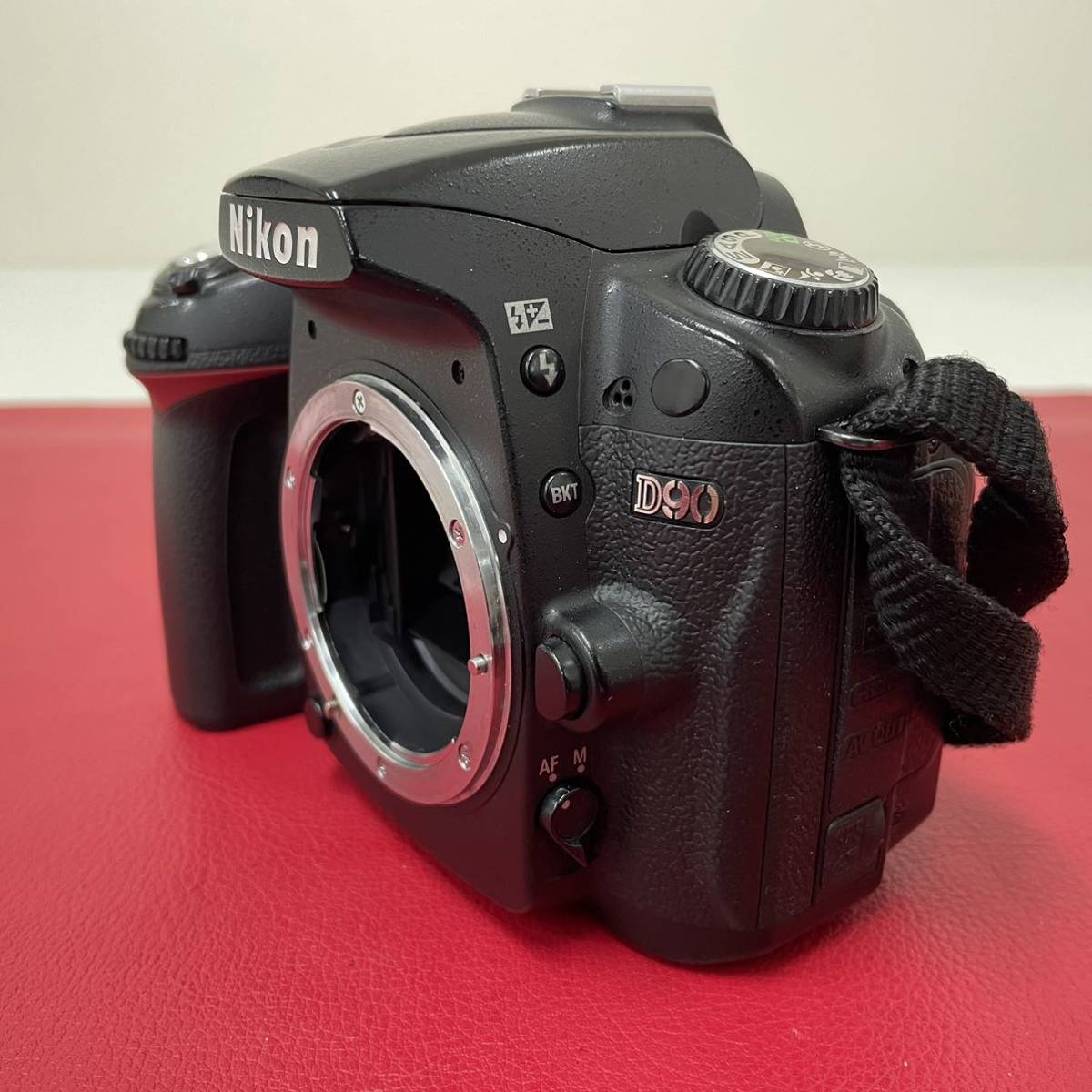 ☆A Nikon D90 ボディ デジタル一眼レフ バッテリー付 動作未確認 現状