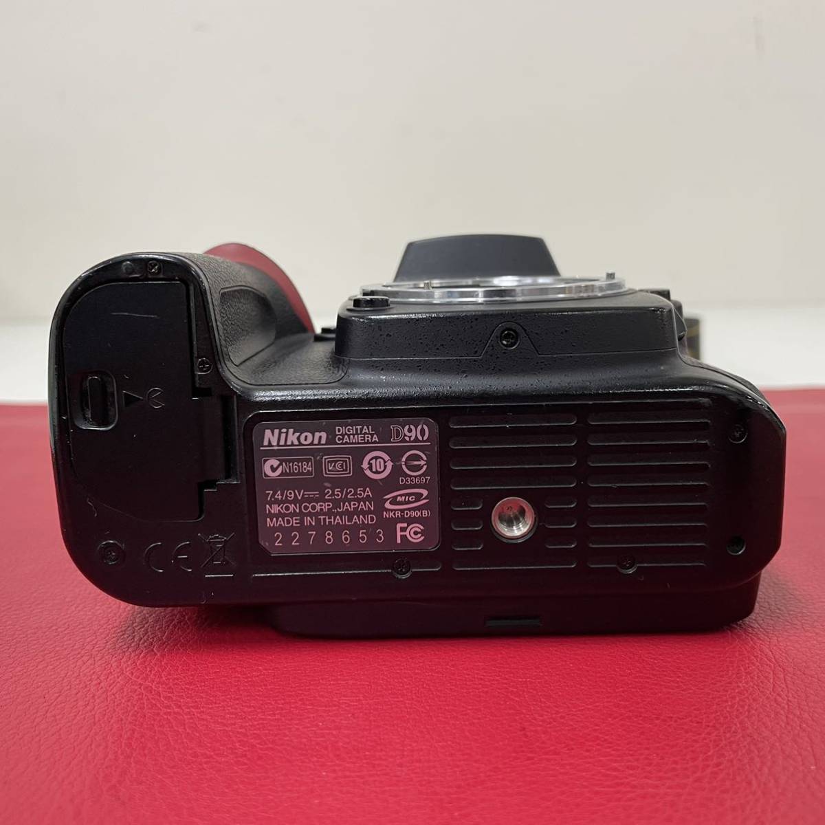 ☆A Nikon D90 ボディ デジタル一眼レフ バッテリー付 動作未確認 現状