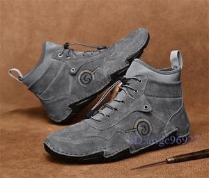 ハイカットスリッポンの値段と価格推移は 260件の売買情報を集計したハイカットスリッポンの価格や価値の推移データを公開