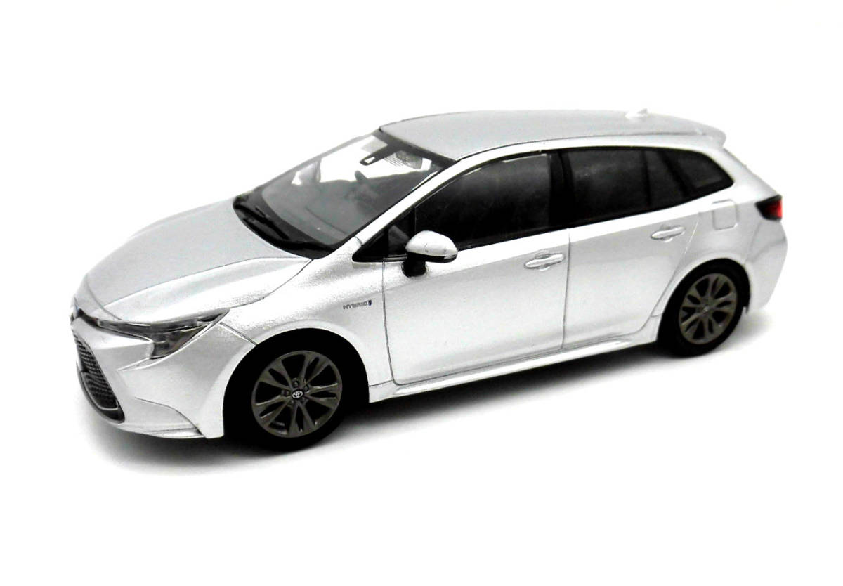 お買い得，新品 TOYOTA トヨタ 非売品 COROLLA カローラ ツーリング 1/30 ダイキャストカー 1F7 シルバーメタリック ミニカー 色見本 カラーサンプル(乗用車)｜売買されたオークション情報、yahooの商品情報をアー 乗用車