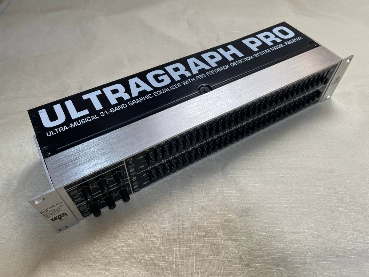 オーディオ機器 Behringer ULTRAGRAPH PRO 31バンドイコライザー