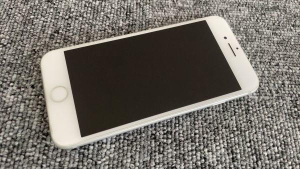 iPhone7 SIMロック解除済み Apple スマホ docomo 【5881】 iPhone 0