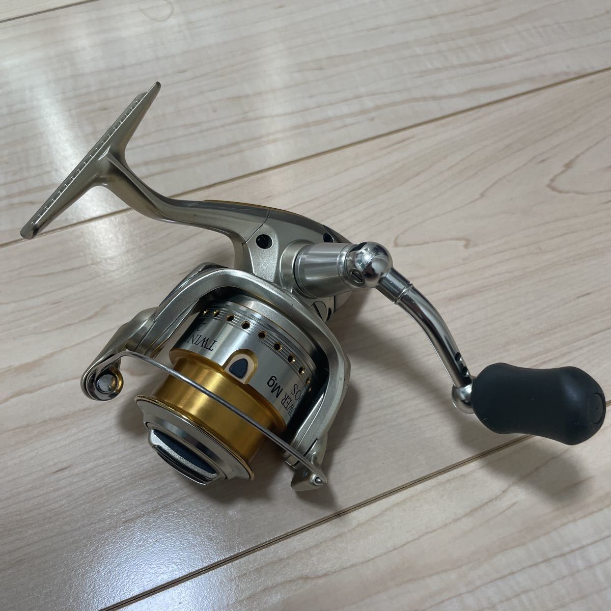 SHIMANO スピニングリール ツインパワー mg 2500s 中古 SHIMANO