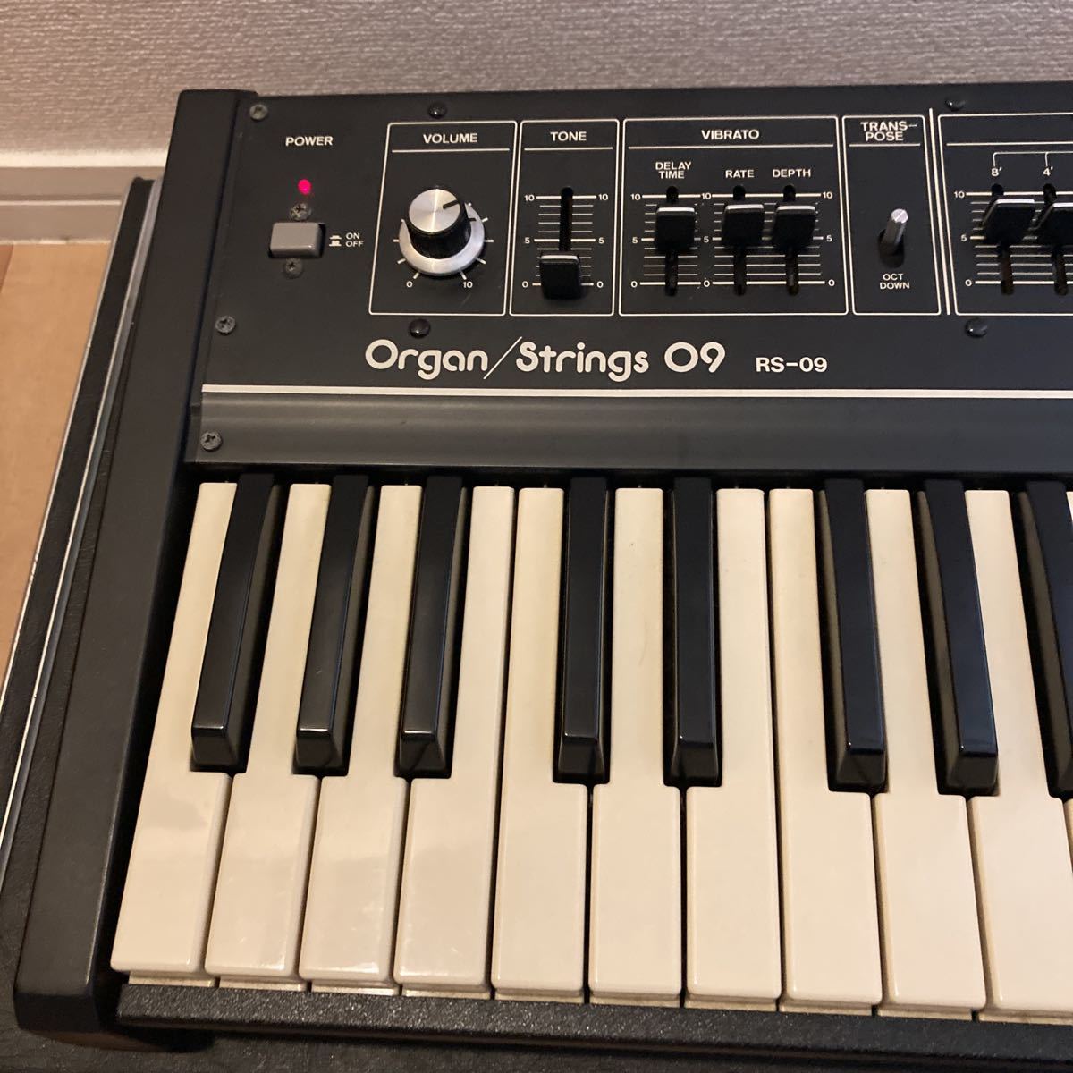 Roland アナログシンセサイザー ローランド Organ/Strings 09 RS-09
