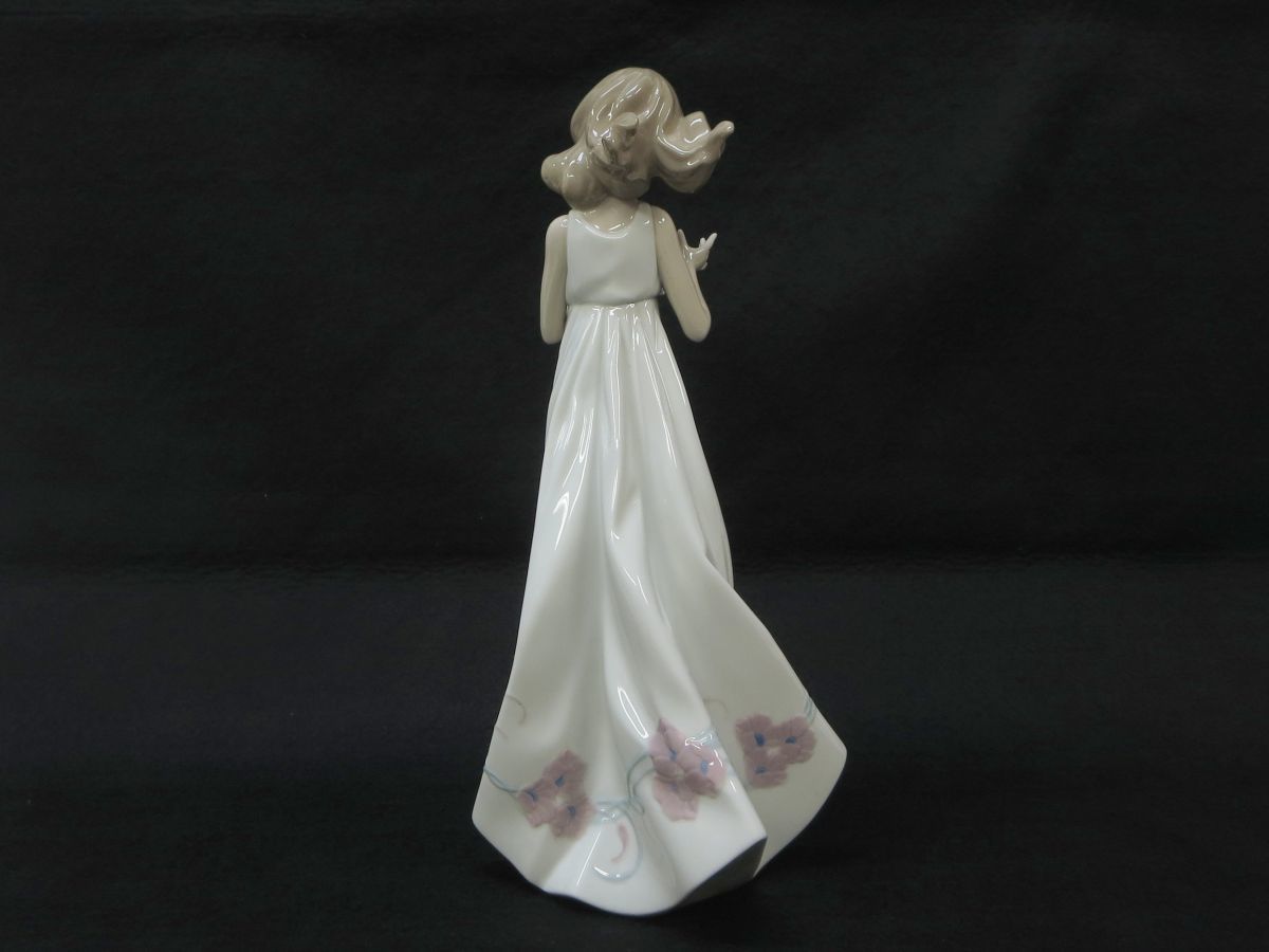 1000円スタート フィギュリン LLADRO リヤドロ #6777 私の宝物 女性