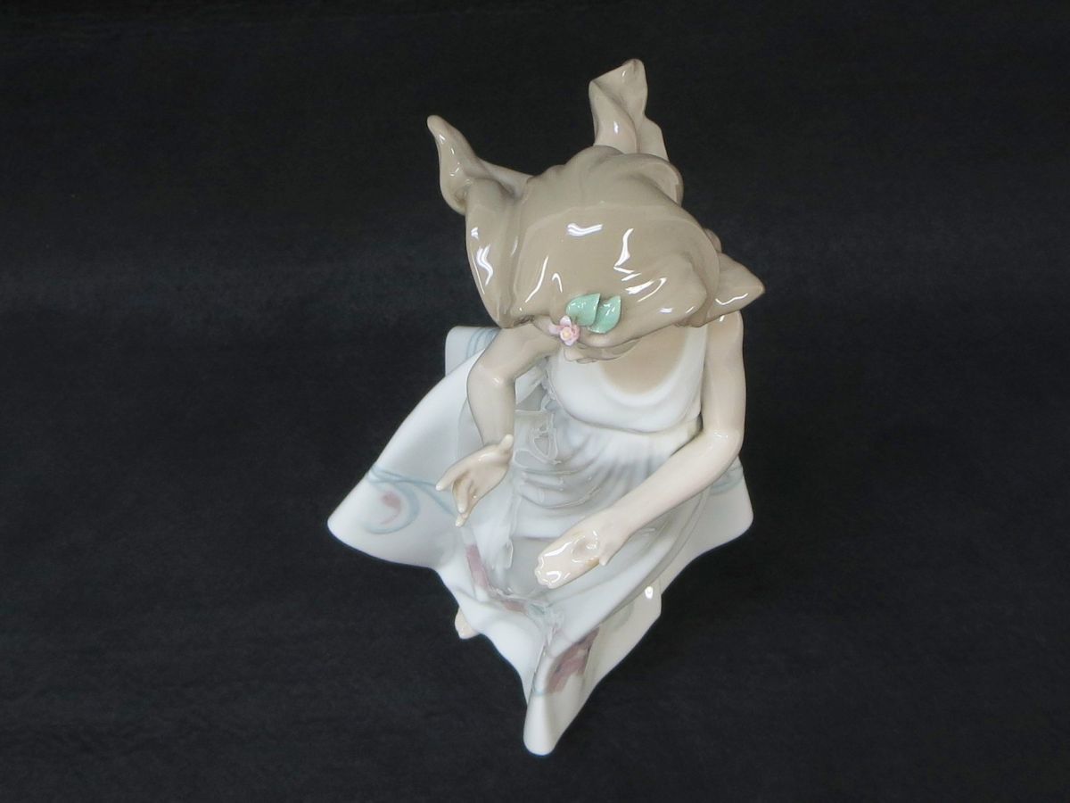 1000円スタート フィギュリン LLADRO リヤドロ #6777 私の宝物 女性