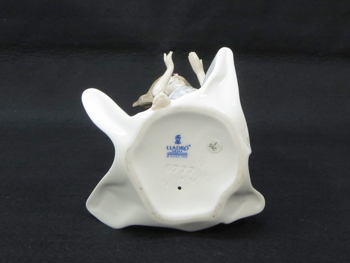 1000円スタート フィギュリン LLADRO リヤドロ #6777 私の宝物 女性