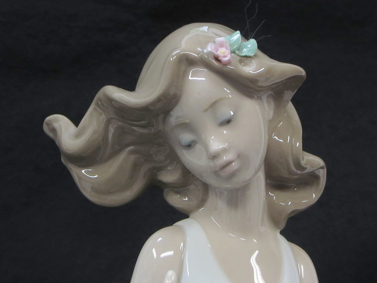1000円スタート フィギュリン LLADRO リヤドロ #6777 私の宝物 女性