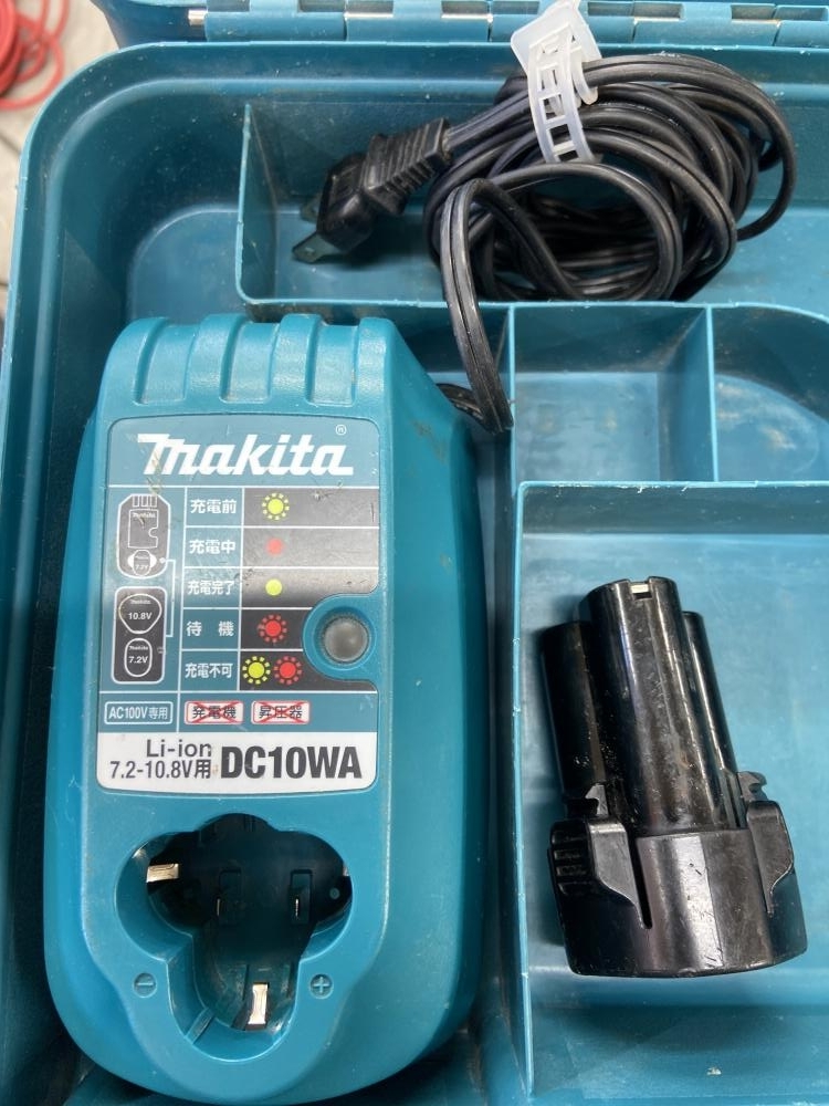 005▽おすすめ商品▽マキタ 10.8V充電式インパクトドライバ TD090D?(型式不明) バッテリ×2・充電器 ケース留め具破損有 005▽おすすめ品▽マキタ 工具、DIY用品 10.8V充電式インパクト 充電式震動ドライバドリル ※保管品 HP458DRGX