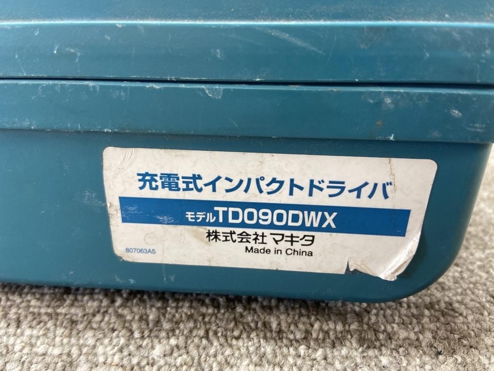 005▽おすすめ商品▽マキタ 10.8V充電式インパクトドライバ TD090D?(型式不明) バッテリ×2・充電器 ケース留め具破損有 005▽おすすめ品▽マキタ 工具、DIY用品 10.8V充電式インパクト 充電式震動ドライバドリル ※保管品 HP458DRGX