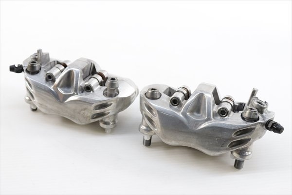 ZZ-R1400[07前 フロントブレーキキャリパー 取付ピッチ=108mm]検ZX-14