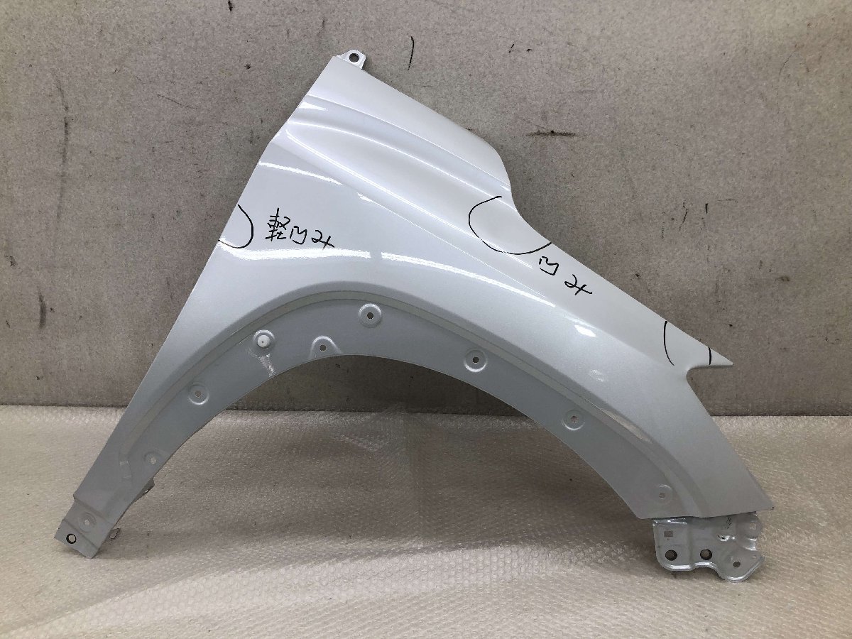 トヨタ カローラクロス ZSG10 ZVG11 ZVG15 右 フェンダー