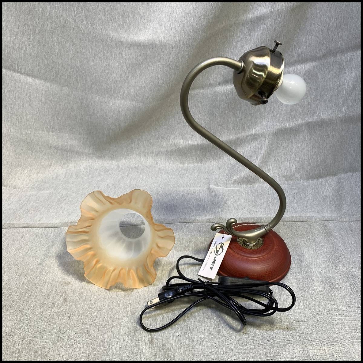 卓上ランプ キシマ 陶器 花柄 ゴールド テーブルランプ 花のような