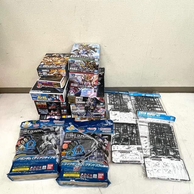 ガンダム プラモデル 大量セット HG リアルタイプ エリートグレード SDW シャルドール グレイズ ガンキャノン ワールドヒーロー 劉備 CO470