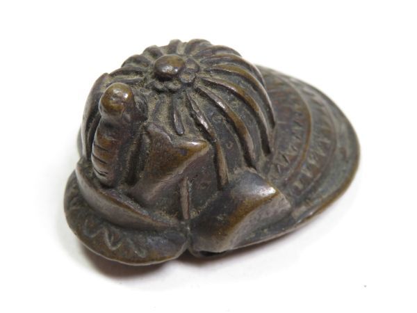 4061】明治時代 古銅 堤物～煙管 兜 根付（初品・買取品・堤物
