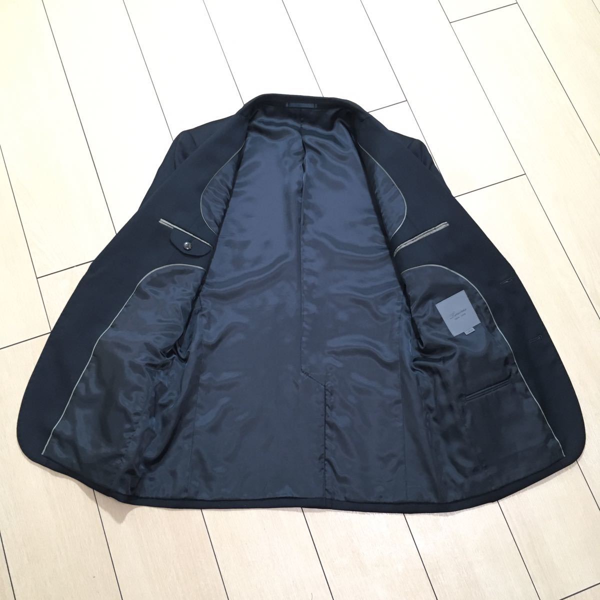 極美品☆ティノラス【スリーピーススーツ】ブラック ストライプ織り