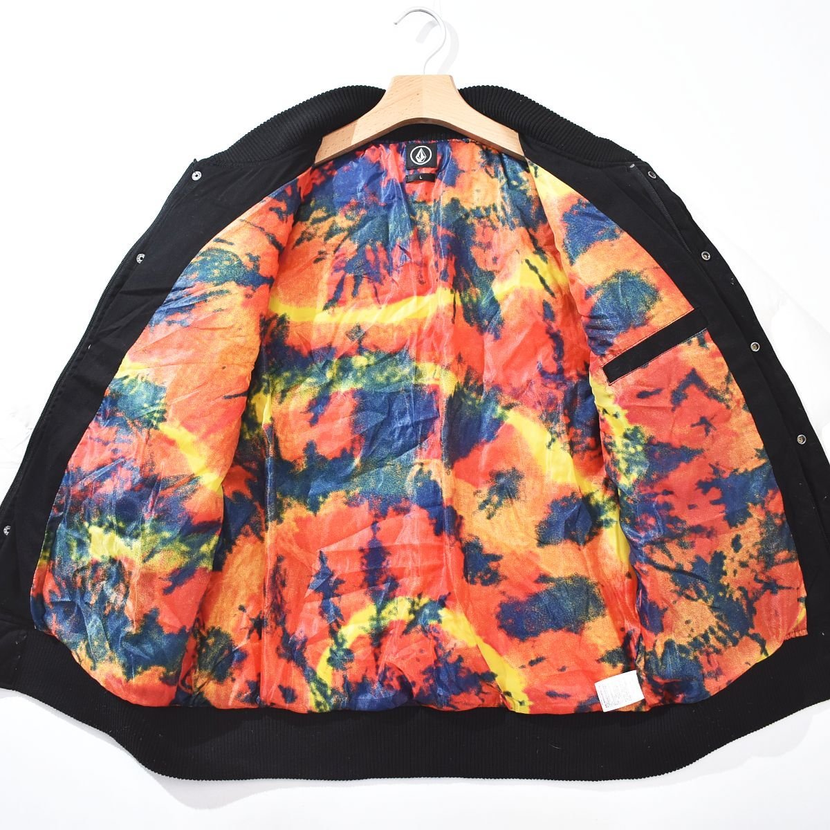 ☆総柄裏地 ボルコム VOLCOM ダウン スタジアム ジャケット L ブラック 