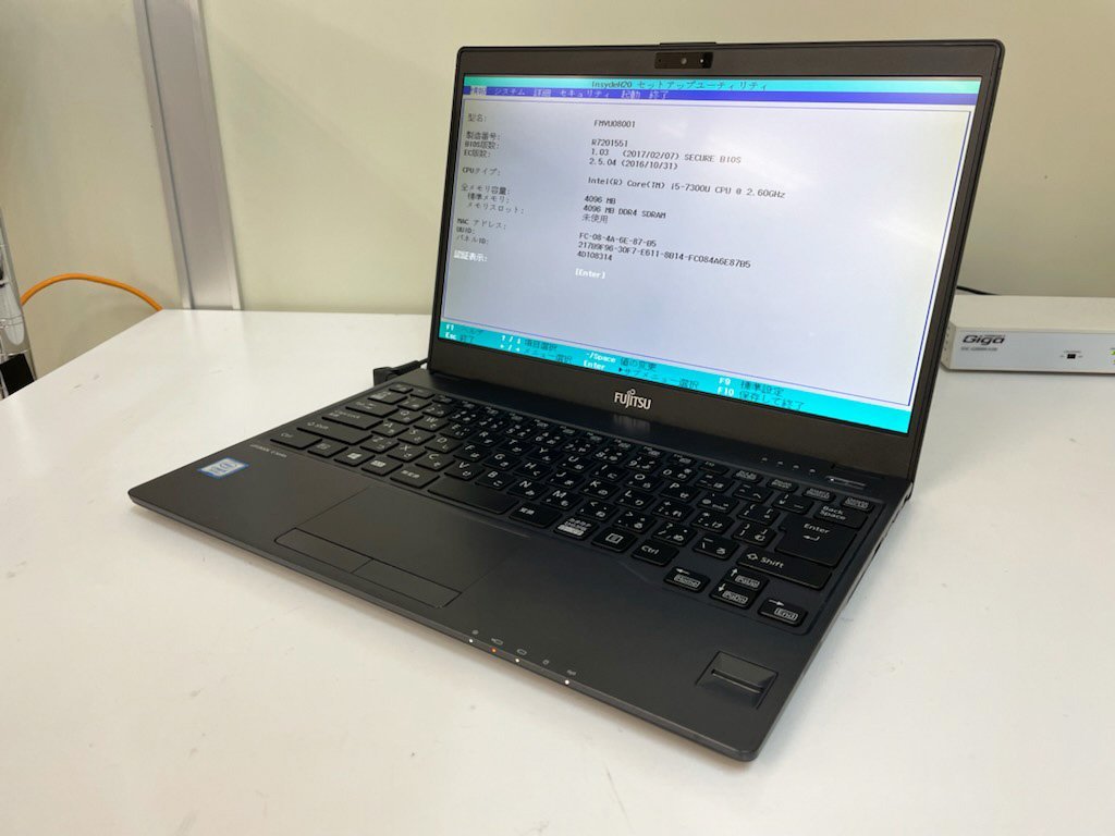 富士通LIFEBOOK SH90/X Core i5 Windows10