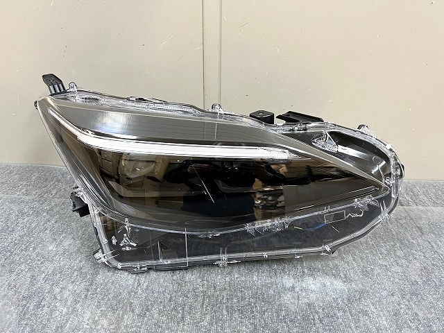 トヨタ　ヤリス　クロス　MXPB15 純正　右　ヘッドライト ヤリスクロス/ハイブリッド MXPB10/MXPB15 MXPJ10/MXPJ15 LED 純正 右