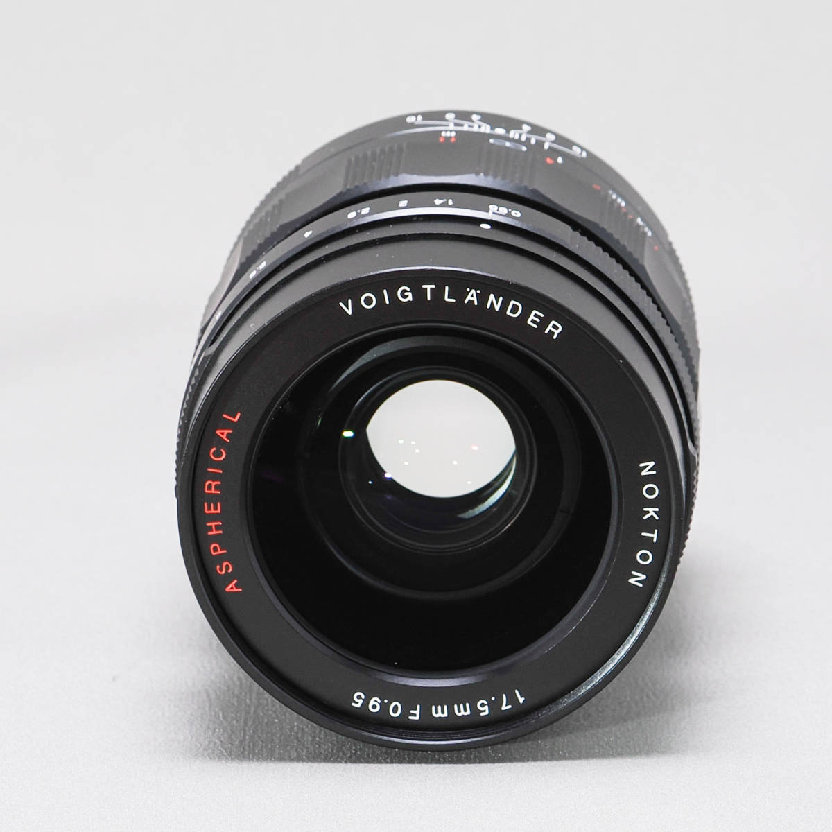 17.5mm NOKTON Voigtlander F0.95 Nokton - Micro Four Lens Thirds f0 