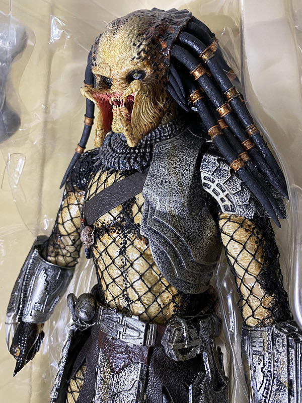 送料無料ホットトイズ HOT TOYS 古代プレデター 2.0 AVP HOT