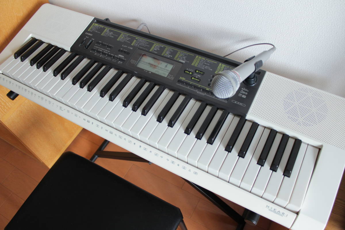 CASIO LK-116 電子ピアノ・キーボード ルーチェ 光ナビ 【送料込み】 ☆美品！CASIO カシオ（LK-116）光ナビ 電子キーボードセット（マイク