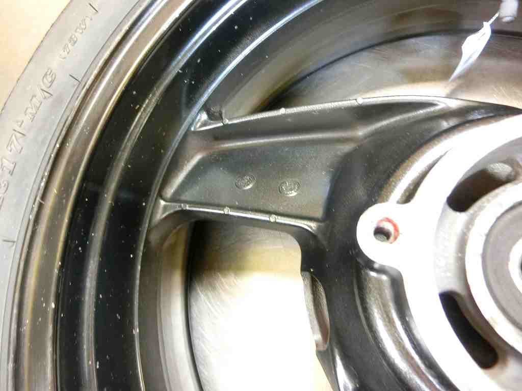 買取り実績 ZZ-R1100 リアホイール 17x5.50、ペイント☆ZZR1100-D型