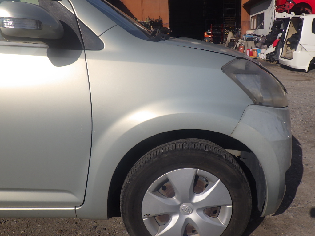 パッソ QNC10 KGC10 右 フェンダー T17